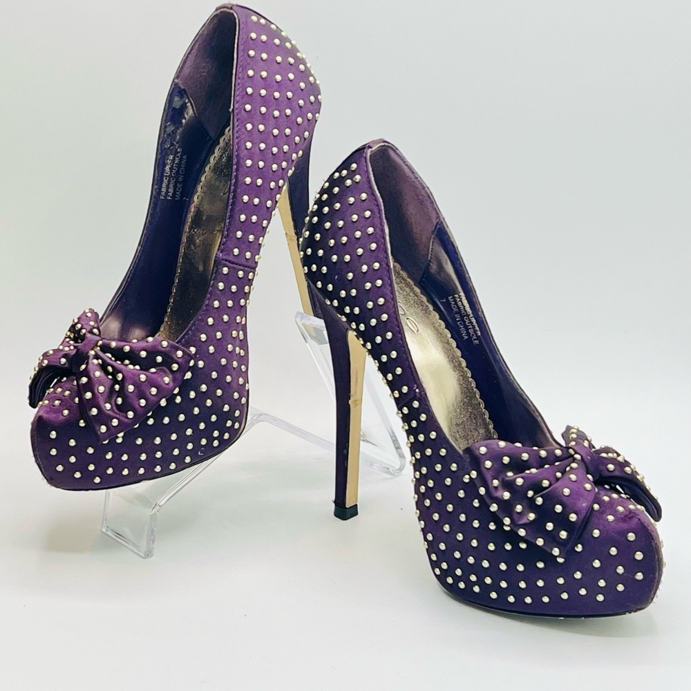 BEBE LIZZY Satin Gold Studded Purple Bow Platform 5”/2” Heels Size 7